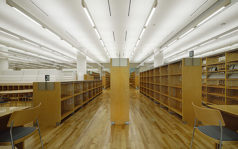 新潟市立中央図書館